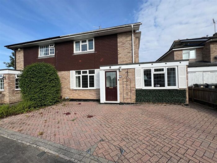 4 Bedroom Semi-Detached House For Sale In Croft Close, Tonbridge, TN10