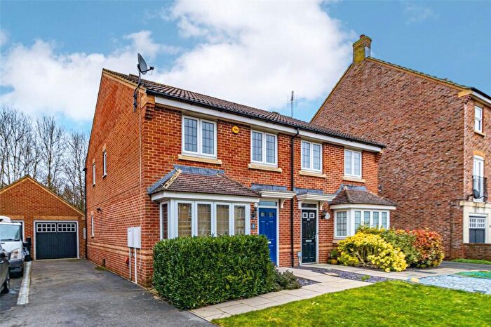 3 Bedroom Semi Detached House To Rent In Vistula Crescent, Haydon End, Swindon, Wiltshire, SN25