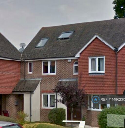 3 Bedroom End Of Terrace House To Rent In Twyhurst Court, East Grinstead, RH19