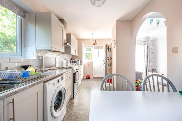 3 Bedroom End Of Terrace House For Sale In Winchester Road, Highams Park, London, E4