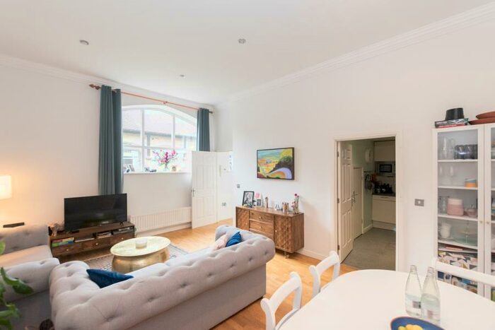 2 Bedroom End Of Terrace House To Rent In Bardon Hall Mews, Weetwood Lane, Weetwood, LS16