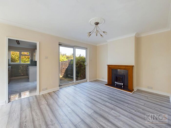 3 Bedroom Semi-Detached House To Rent In Radlett Road, Frogmore, AL2