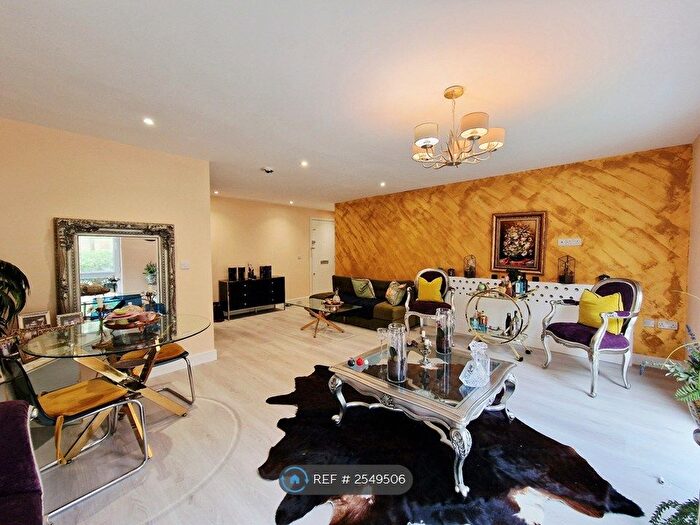 1 Bedroom Flat To Rent In Cedar House, Richmond, TW9