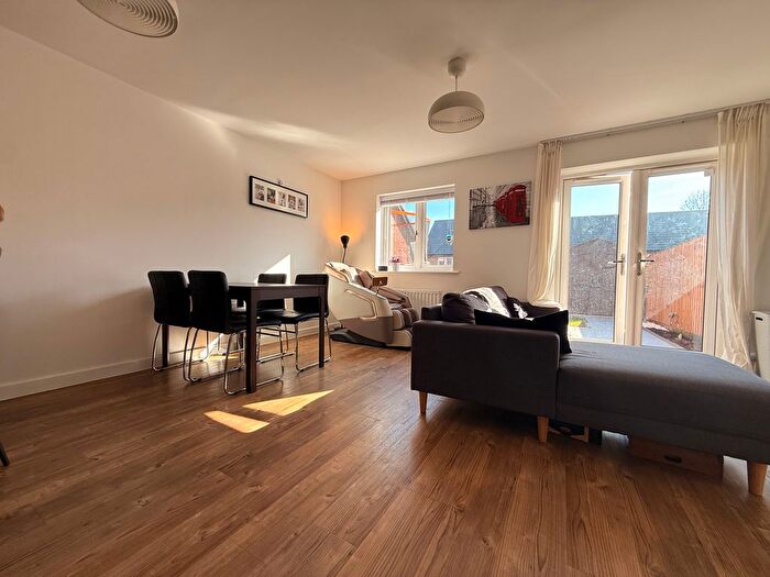 4 Bedroom Semi-Detached House For Sale In Hemingway Loke, Milton Keynes, MK4