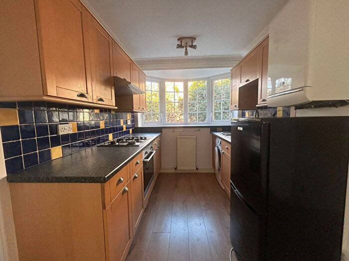 2 Bedroom Maisonette To Rent In Mansfield Road, Nottingham, Nottinghamshire, NG5