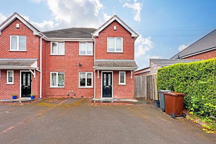 3 Bedroom Semi-Detached House To Rent In Kimberley Road, Solihull, West Midlands, B92
