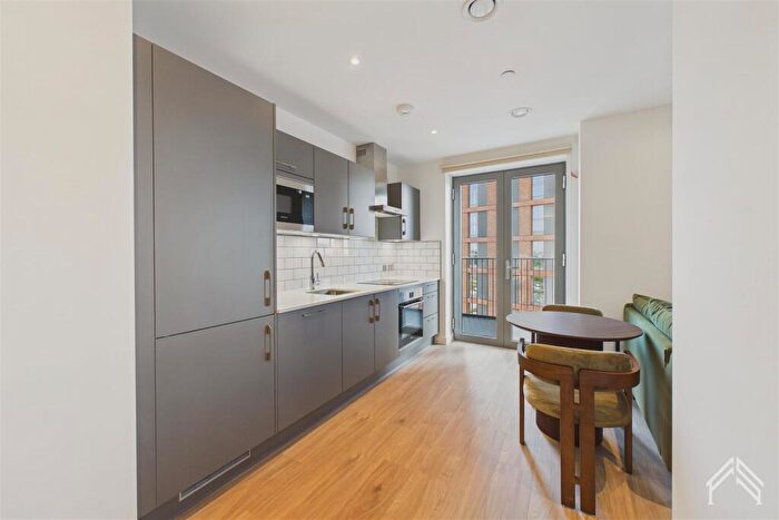 Apartment To Rent In Vanguard Way, Blackhorse Road London, E17