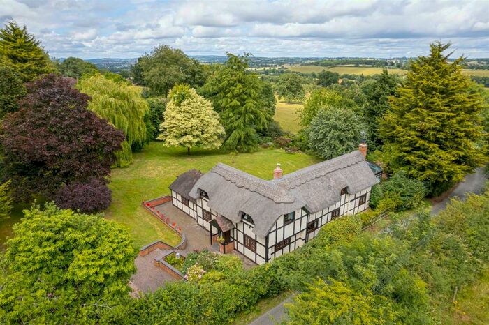 4 Bedroom Character Property For Sale In Holmes Lane, Hanbury, Bromsgrove, Worcestershire, B60