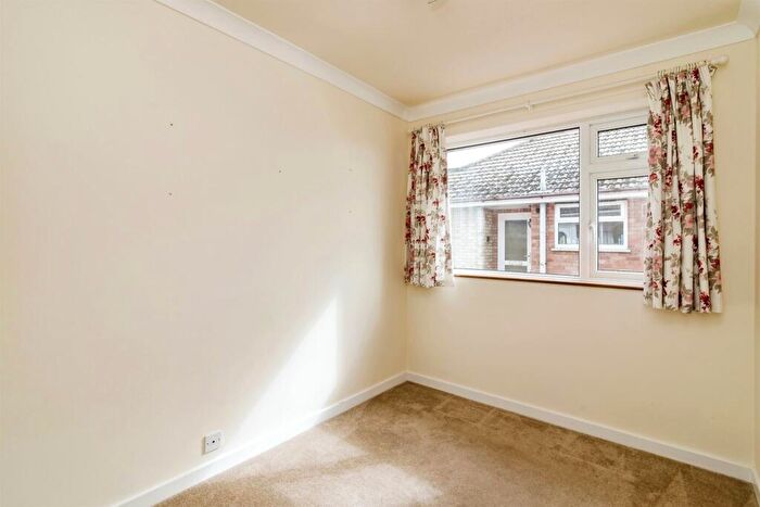 2 Bedroom Detached Bungalow For Sale In Hadleigh Drive, Lowestoft, NR32