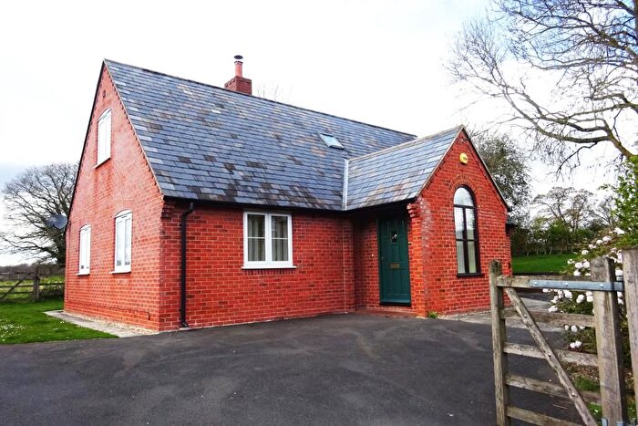 4 Bedroom Semi Detached Bungalow To Rent In East Grimstead, Salisbury, SP5