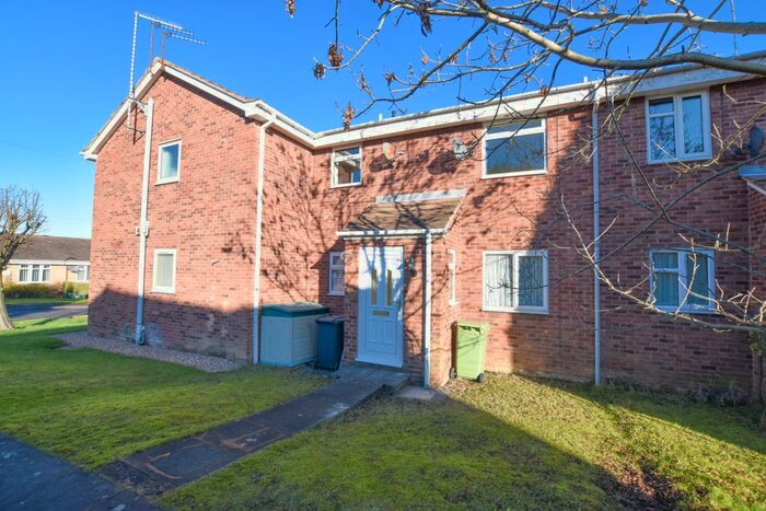 2 Bedroom Flat To Rent In Curlew Avenue, Eckington, Sheffield S21