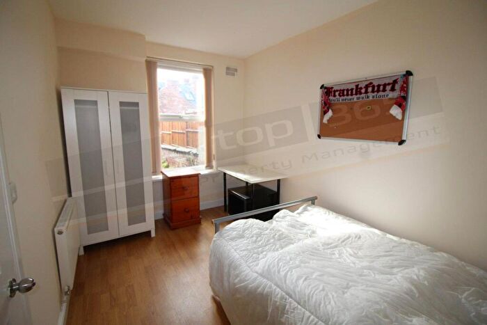 5 Bedroom Terraced House To Rent In £pppw Excl Bills - Douglas Road, Lenton, Nottingham, NG7