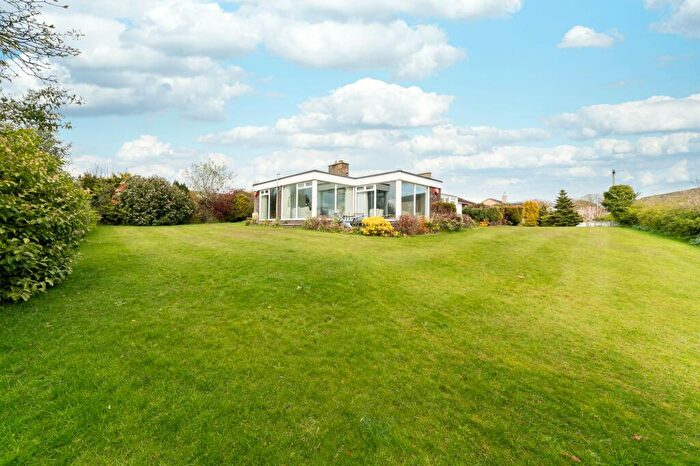 3 Bedroom Detached Bungalow For Sale In Tinker Lane, Lepton, HD8