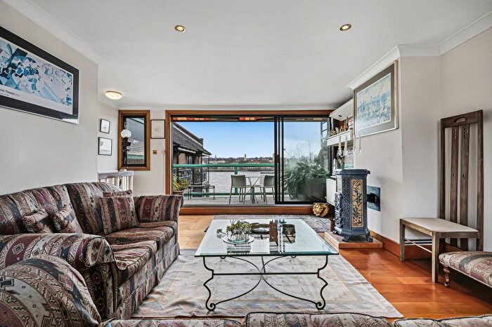 4 Bedroom Terraced House For Sale In Ferry Street, Cubitt Town, E14