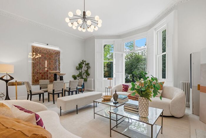 2 Bedroom Flat For Sale In Onslow Gardens, London, SW7