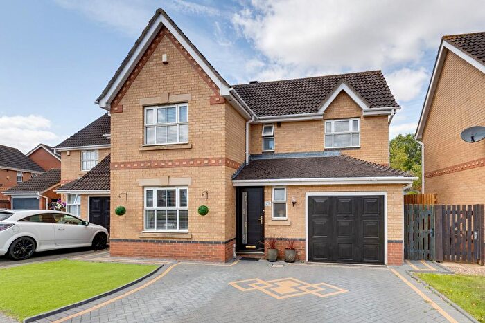 4 Bedroom Detached House For Sale In Riverstone Way, Hunsbury Meadows, NN4