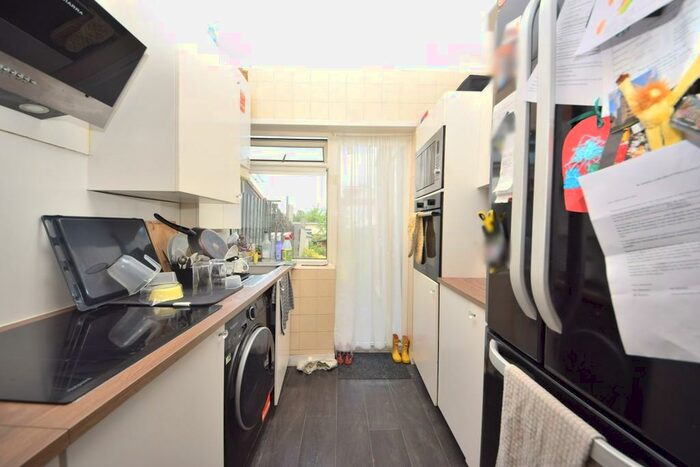 3 Bedroom Terraced House To Rent In Oaks Lane, Newbury Park, IG2