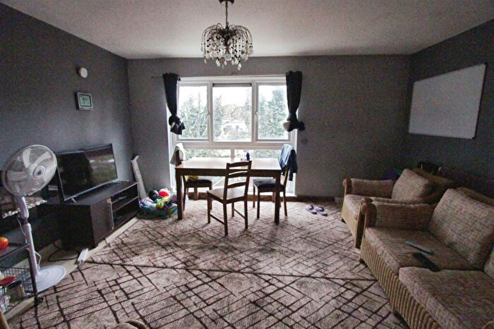 2 Bedroom Flat To Rent In Longley Hall Road, Sheffield, S5