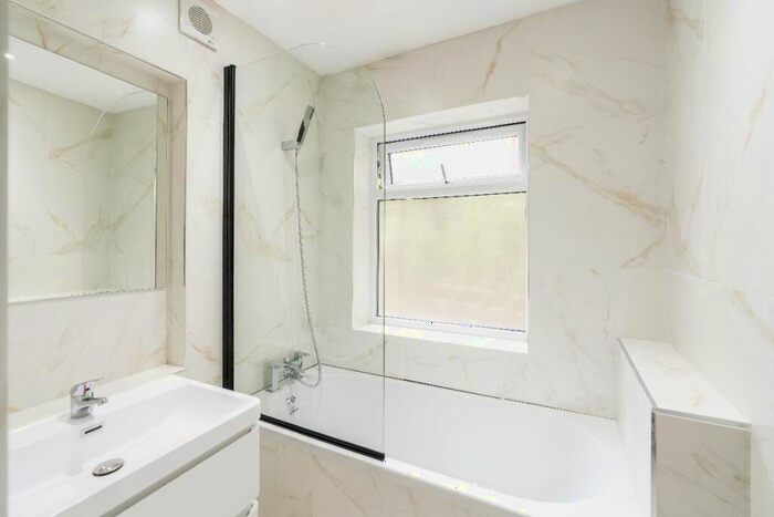 3 Bedroom Flat To Rent In Torriano Avenue, London, NW5