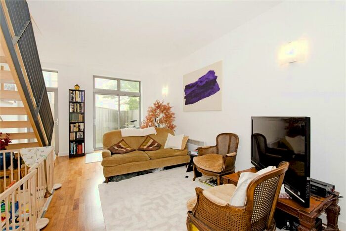 2 Bedroom Apartment To Rent In Red Square, Piano Lane, N16