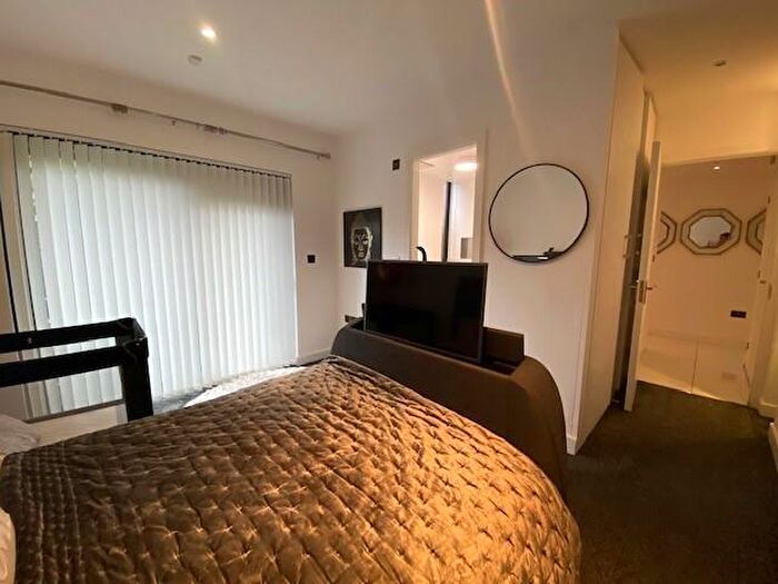 2 Bedroom Apartment To Rent In Woods End, Barlow Moor Road, Didsbury, M20
