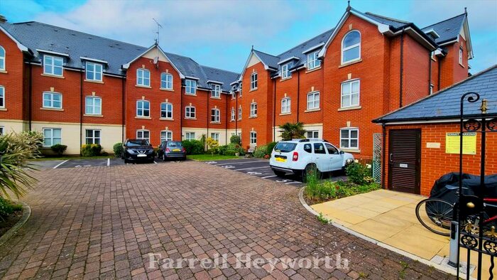 2 Bedroom Flat To Rent In Woodlands View, Lytham St. Annes, FY8