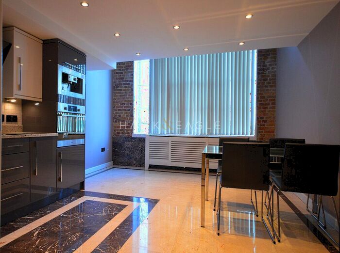 2 Bedroom Flat To Rent In Hopton Road, London, Greater London., SE18