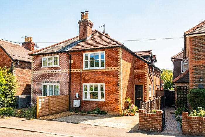 3 Bedroom Semi Detached House For Sale In Cramhurst Lane, Witley, GU8