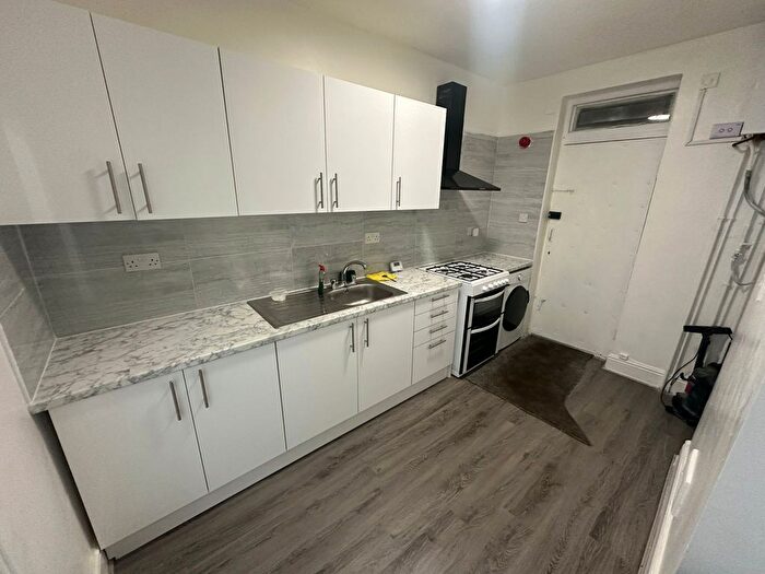 2 Bedroom Flat To Rent In Bristol Road, Birmingham, B29