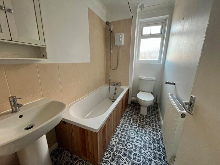 2 Bedroom Apartment To Rent In Outram Road, Southsea, Hampshire, PO5