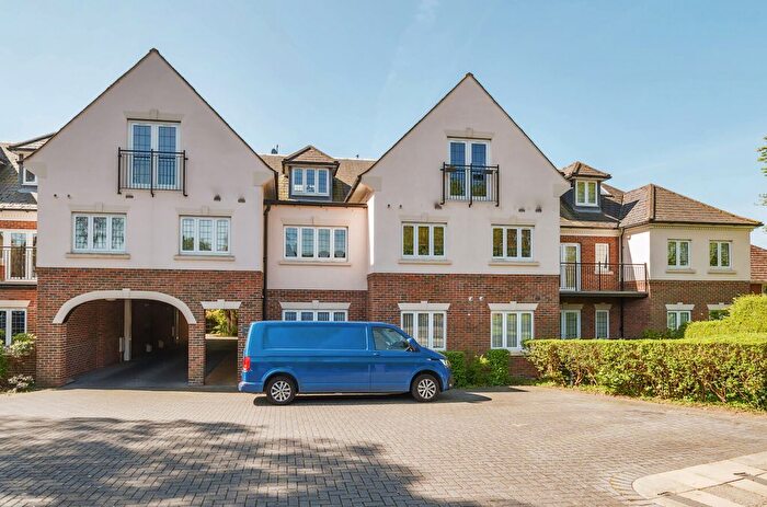 2 Bedroom Flat For Sale In Heath Road, Locks Heath, Southampton, Hampshire, SO31