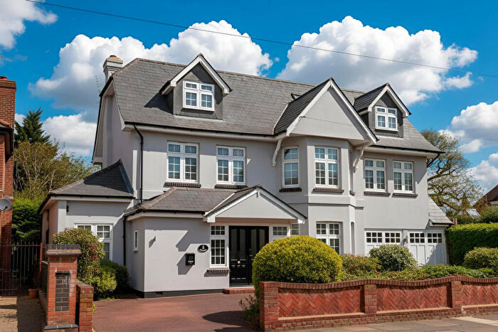 6 Bedroom Detached House For Sale In Ernest Road, Hornchurch, RM11