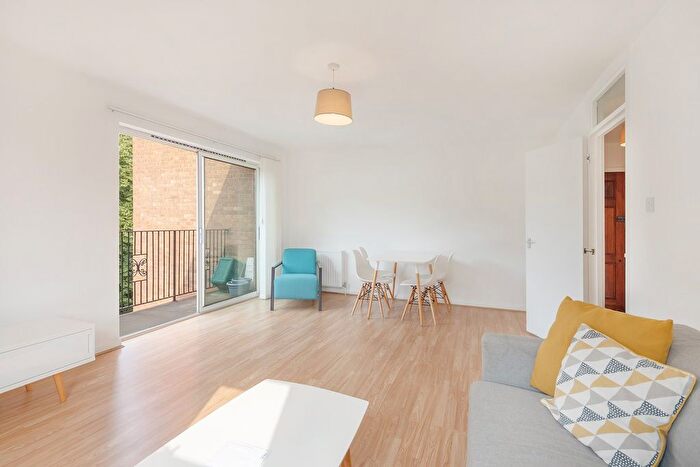 2 Bedroom Flat To Rent In Priory Road, Parsons Lodge, London, NW6