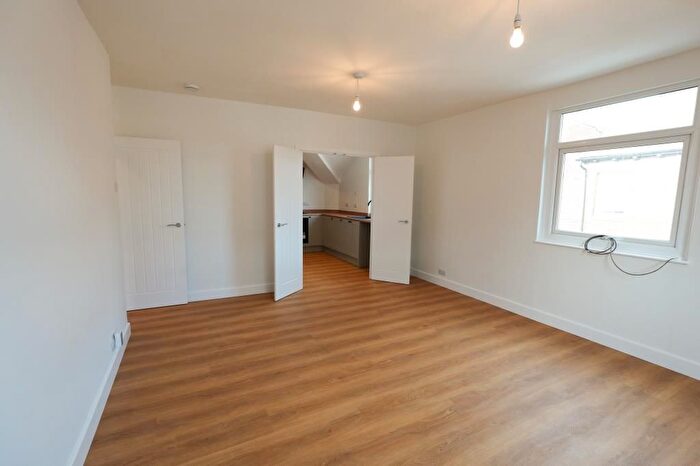 2 Bedroom Flat To Rent In Lombard Street, Abingdon, OX14