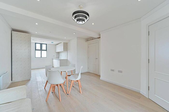 2 Bedroom Flat To Rent In Lewisham High Street, Lewisham, London, SE13