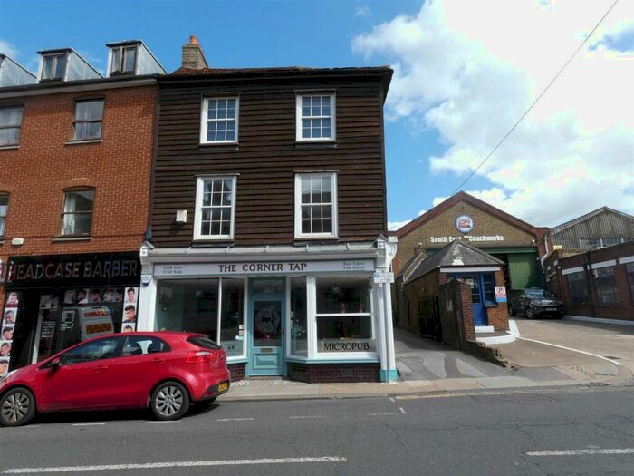 2 Bedroom Flat To Rent In Preston Street, Faversham, ME13