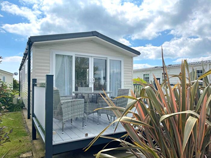 2 Bedroom Mobile/park Home For Sale In Wilerby Malton, Skegness, PE25
