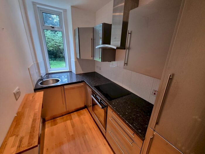 2 Bedroom Flat To Rent In Bellefield Avenue, Dundee, DD1
