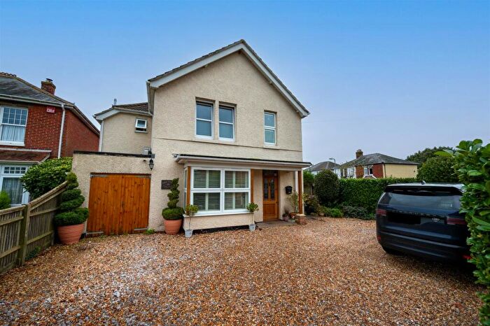 4 Bedroom House For Sale In St. Leonards Avenue, Hayling Island, PO11