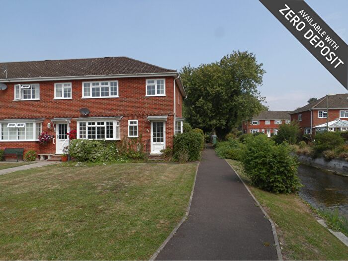 3 Bedroom End Of Terrace House To Rent In Rivermead Close, Romsey, SO51