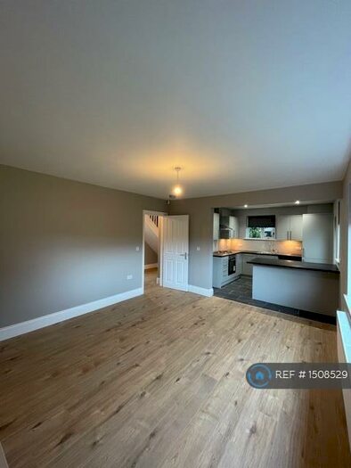 3 Bedroom Semi-Detached House To Rent In Robinsbay Road, Manchester, M22