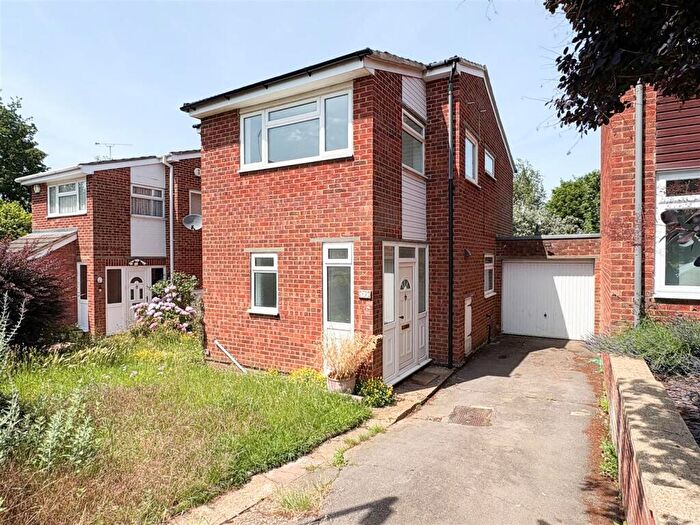 4 Bedroom House To Rent In Millbank, Leighton Buzzard, LU7