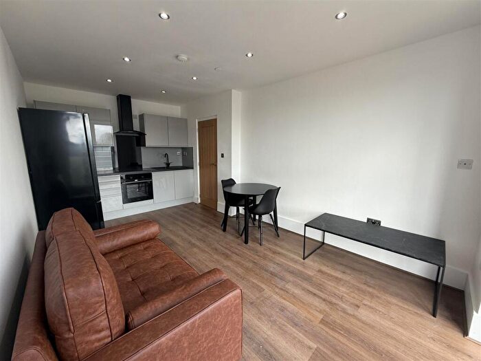 1 Bedroom Apartment To Rent In Quarry Court, Morley, Leeds, LS27