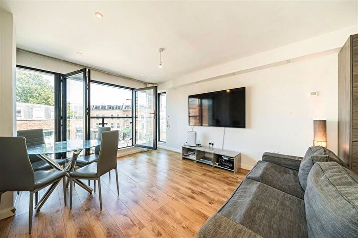 2 Bedroom Flat To Rent In Rotherhithe New Road, London, SE16