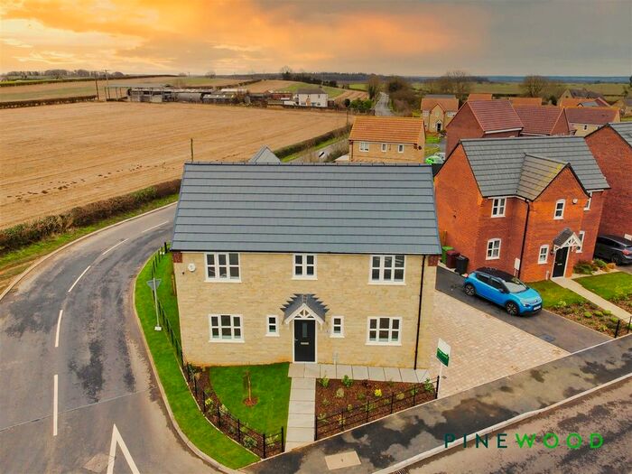 4 Bedroom Detached House For Sale In Lawson Road, Bolsover, Chesterfield, Derbyshire, S44