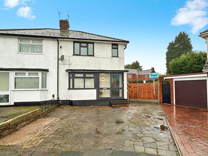 3 Bedroom Semi Detached House For Sale In Lewis Grove, Wolverhampton, WV11