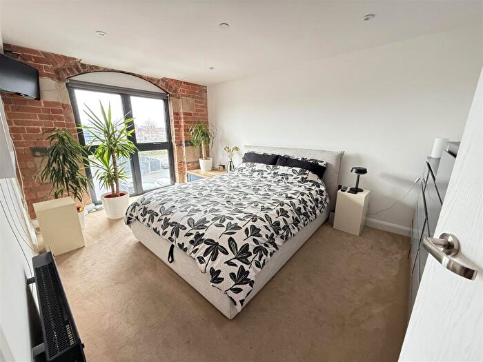 2 Bedroom Apartment For Sale In Wetmore Road, Burton-On-Trent, DE14