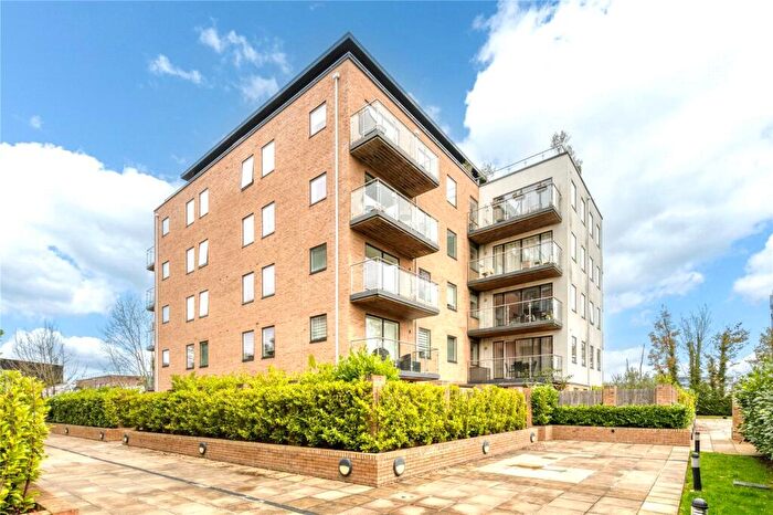 2 Bedroom Apartment To Rent In Old Bracknell Lane West, Bracknell, Berkshire, RG12