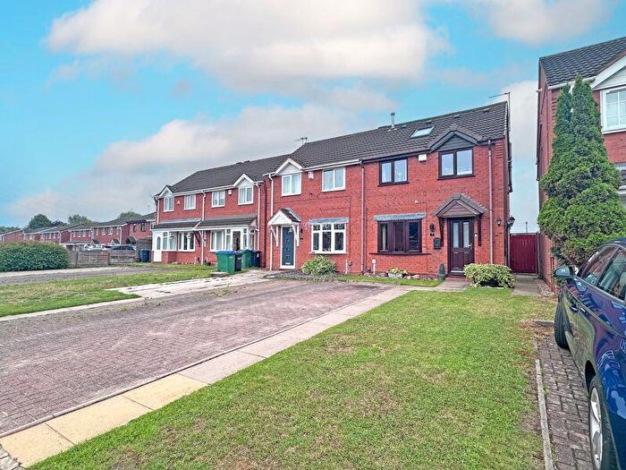 4 Bedroom Semi-Detached House For Sale In Weston Drive, Tipton, DY4