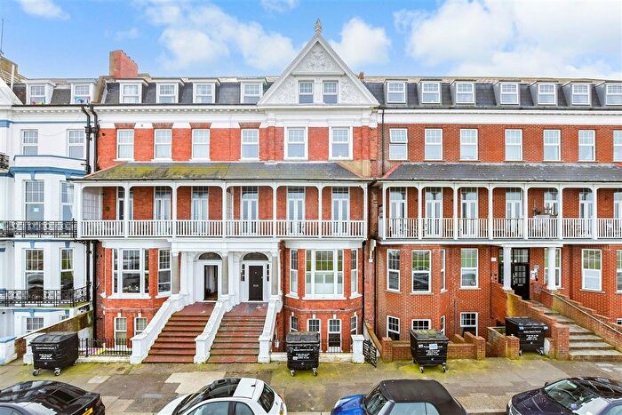 2 Bedroom Flat For Sale In Lewis Crescent, Cliftonville, Margate, Kent, CT9